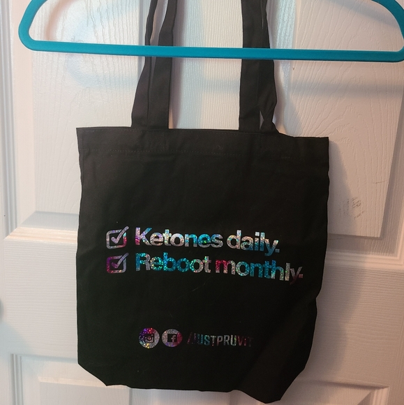 Pruvit pink crop and travel bag - Picture 4 of 4